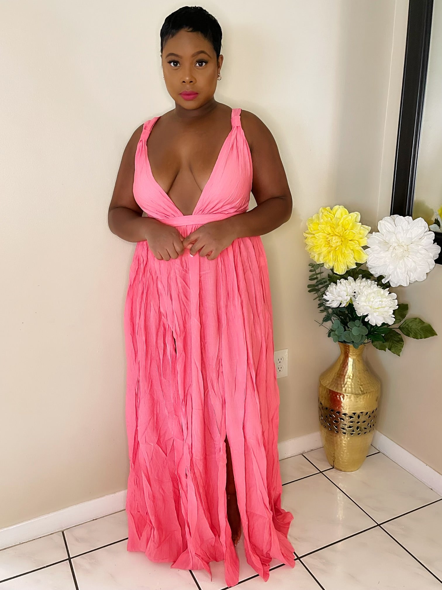 Trendy women’s maxi dress with curve-hugging urban design