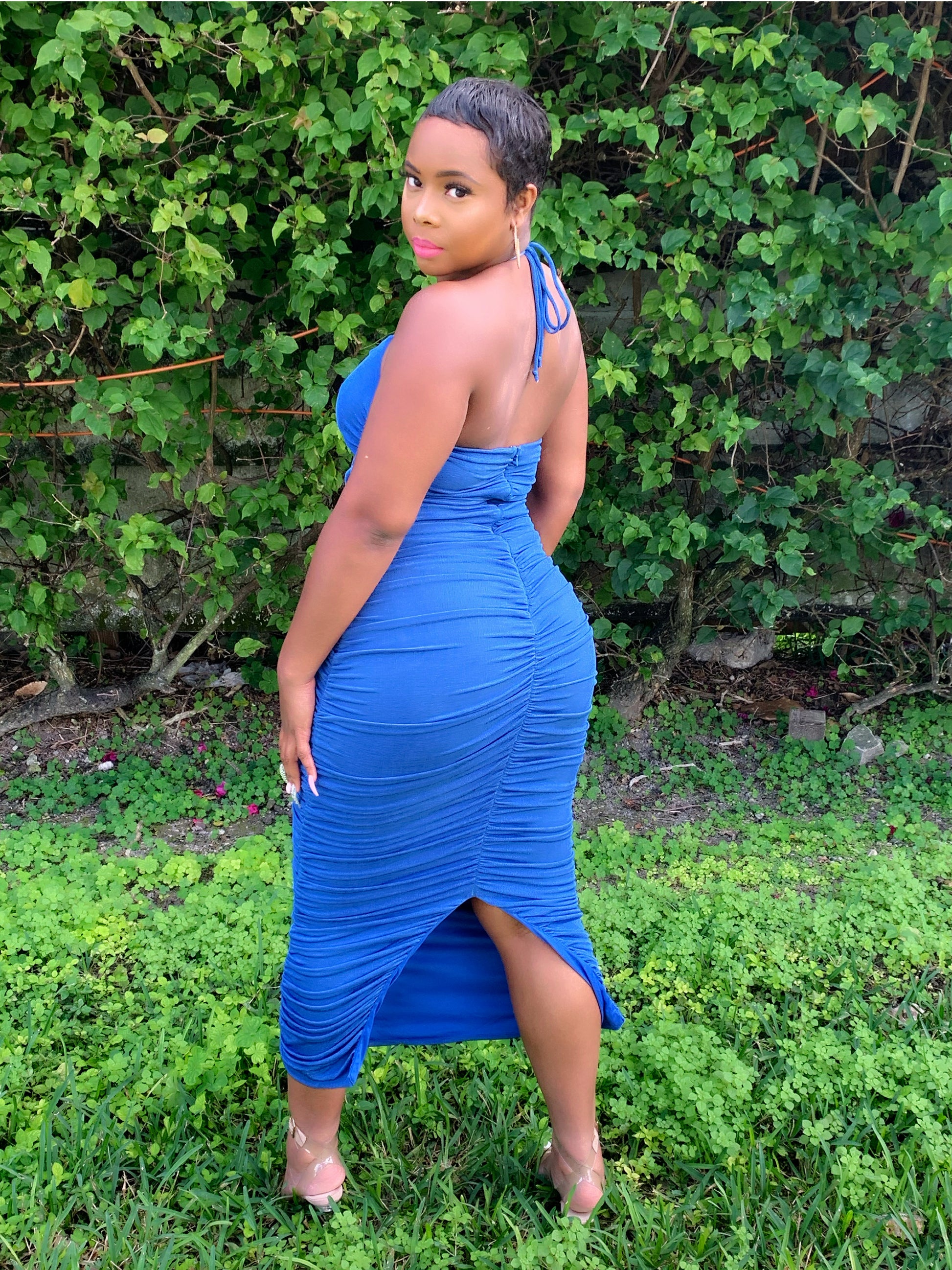 How to wear a midi dress