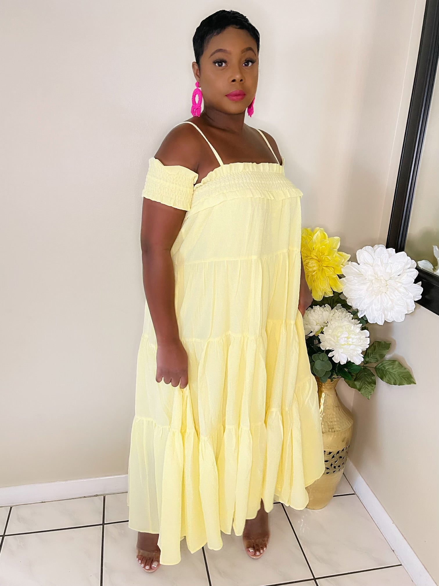 Curve-flattering women’s dress for brunch and nightlife fashion