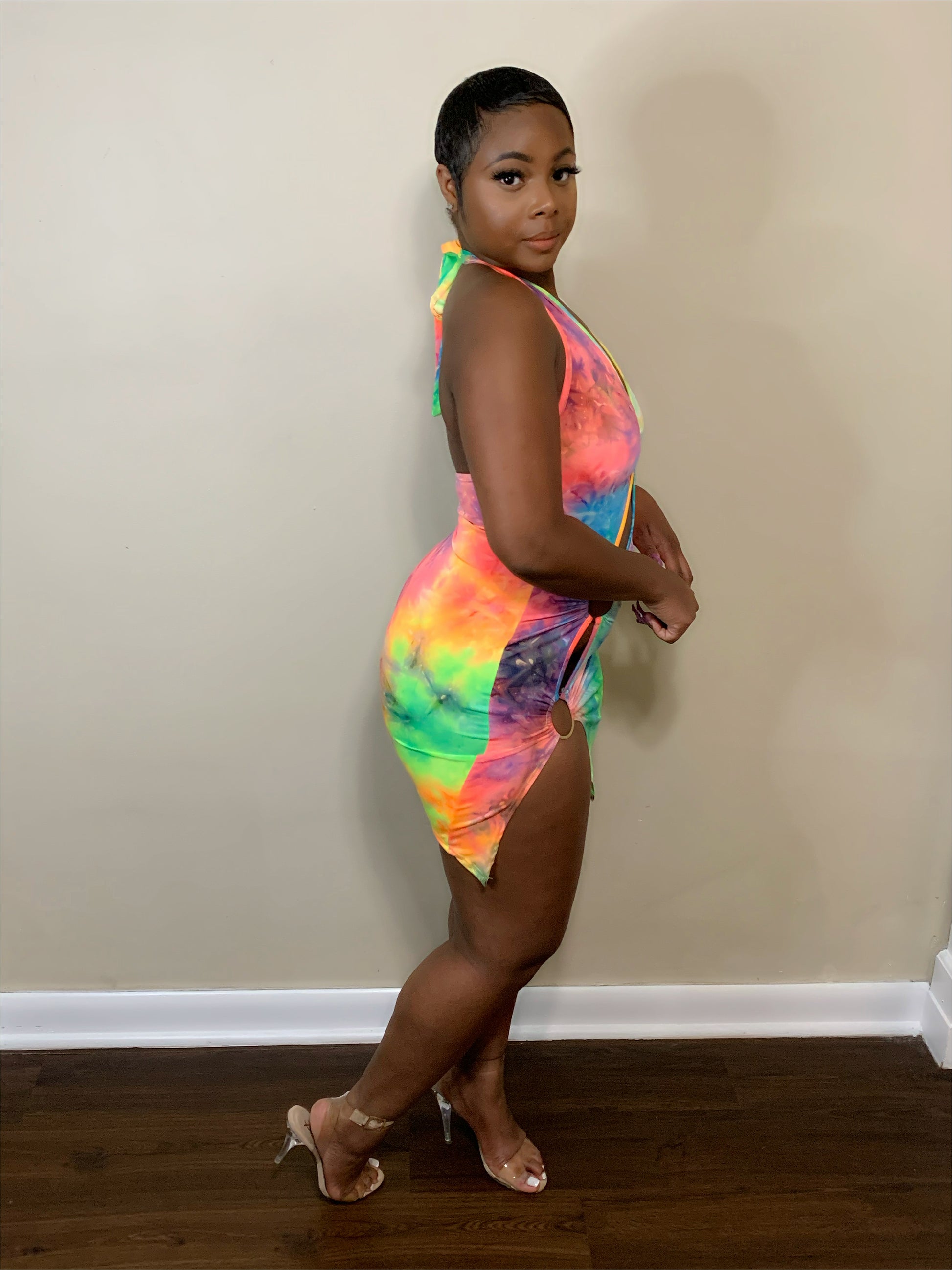 How to wear a mini dress