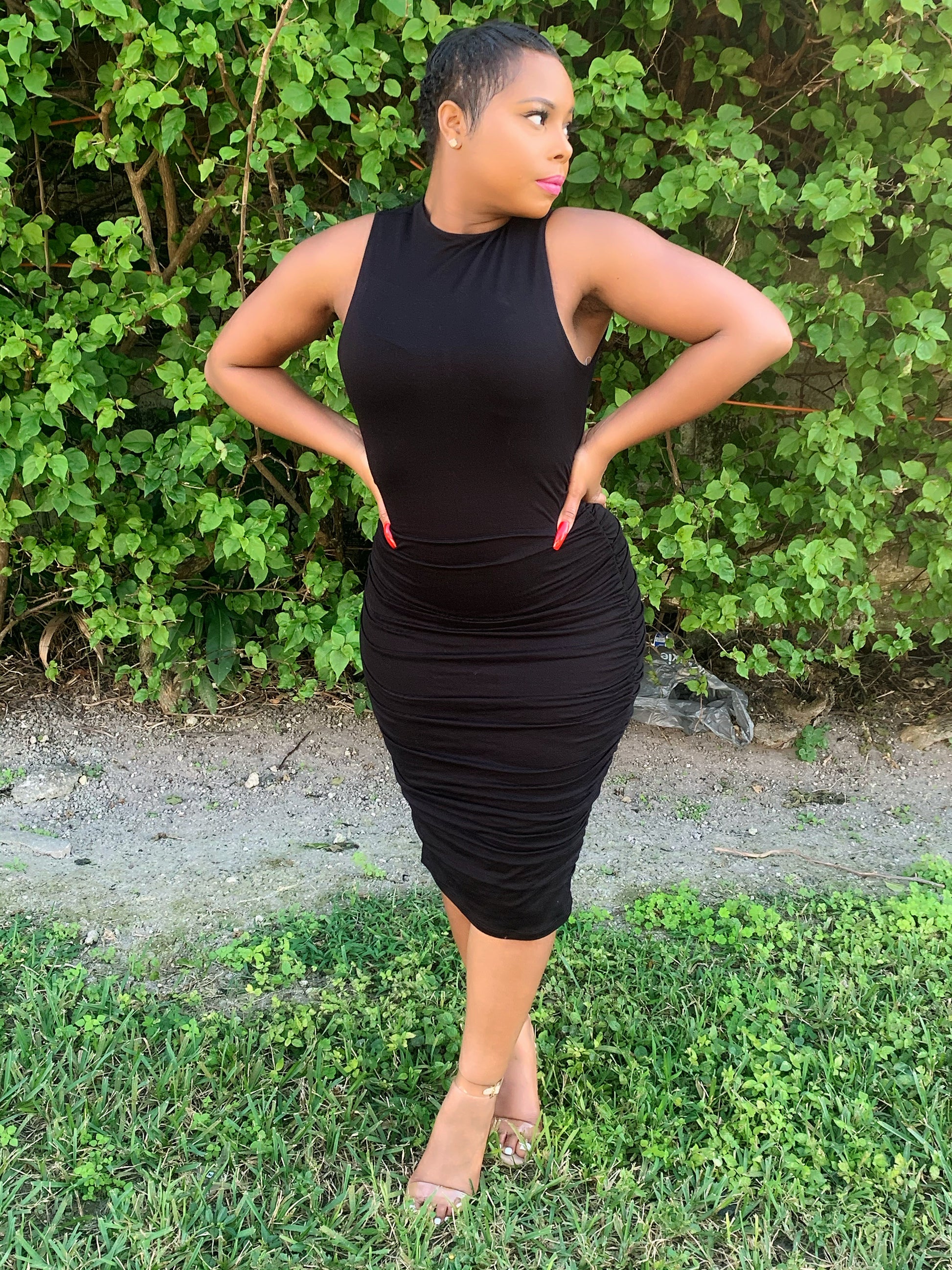 How to wear a midi dress