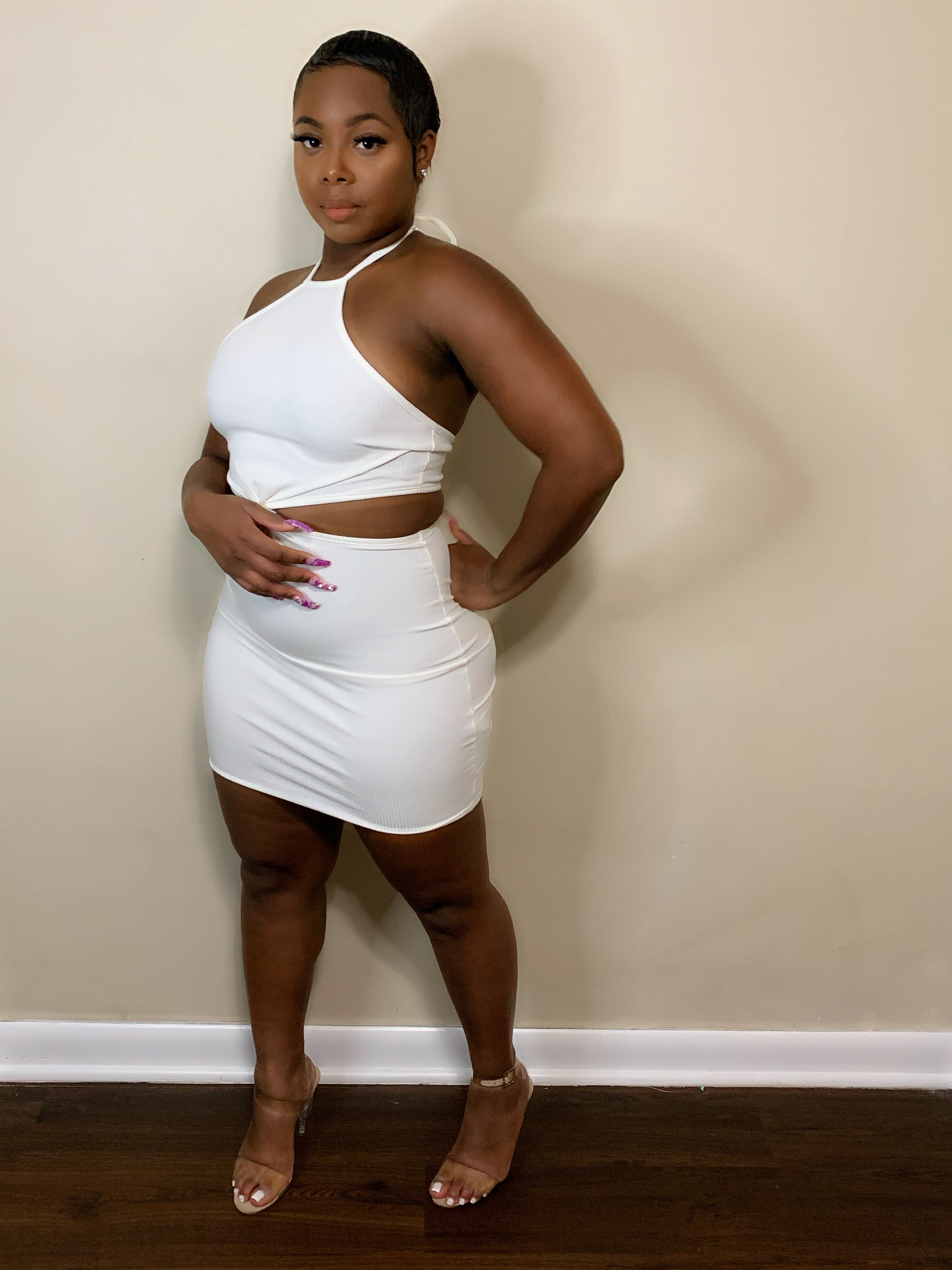 How to wear a white dress